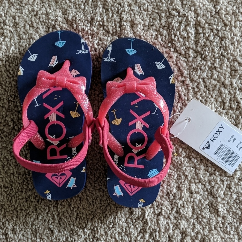 Brand new Roxy girl flip flops